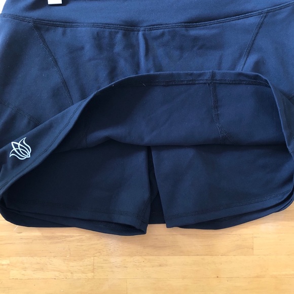 🧘🏻♀️ Lotus Activa Black Athletic Skort - Picture 5 of 11